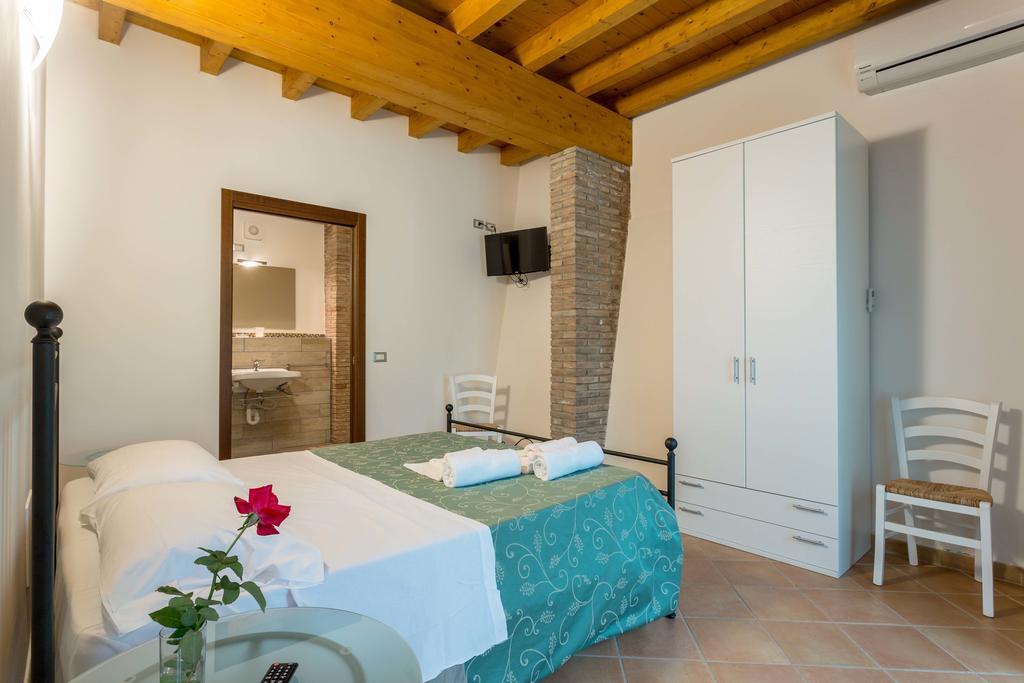 Agriturismo Al Tralcio Valeggio sul Mincio Pokoj fotografie