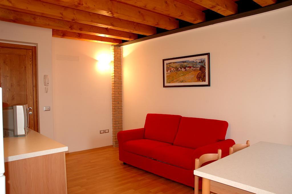 Agriturismo Al Tralcio Valeggio sul Mincio Pokoj fotografie
