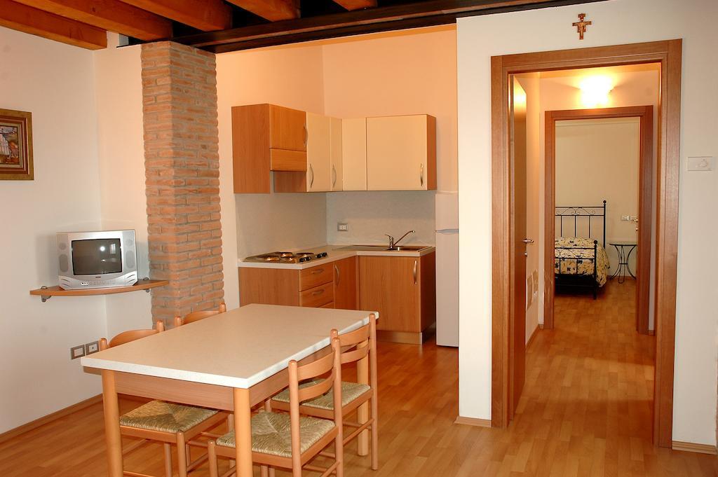 Agriturismo Al Tralcio Valeggio sul Mincio Pokoj fotografie